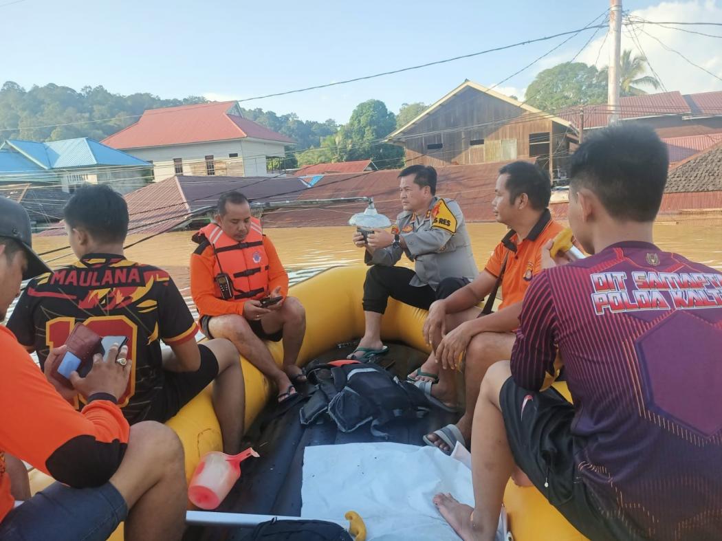 Banjir Besar Landa Mahakam Hulu Kaltim, Ribuan Warga Dievakuasi