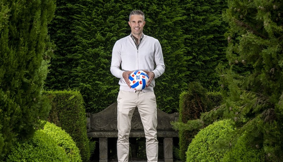 Robin van Persie Resmi Latih SC Heerenveen, Thom Haye dan Nathan Tjoe-A-On Malah Pergi