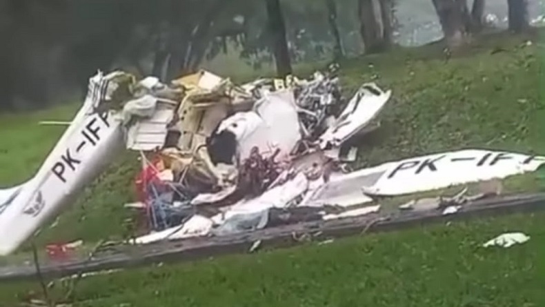 Polisi Amankan Lokasi Pesawat Latih Jatuh di BSD Tangsel