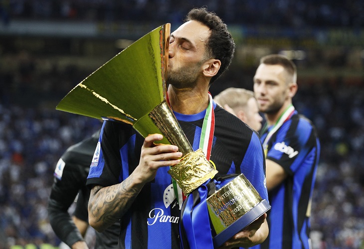 Elegan! Begini Cara Hakan Calhanoglu Balas Ejekan Mantan Rekannya di AC Milan saat Scudetto Bareng Inter