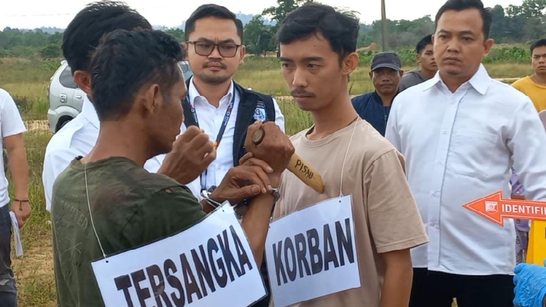 Rekonstruksi Suami Bunuh Istri di Bangka Barat, Mulai Adegan ke 12 Korban Dihujani Tusukan Pisau