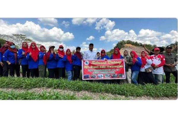 Dedikasi untuk Pertanian, Bupati Kukar Beri Bantuan kepada Petani