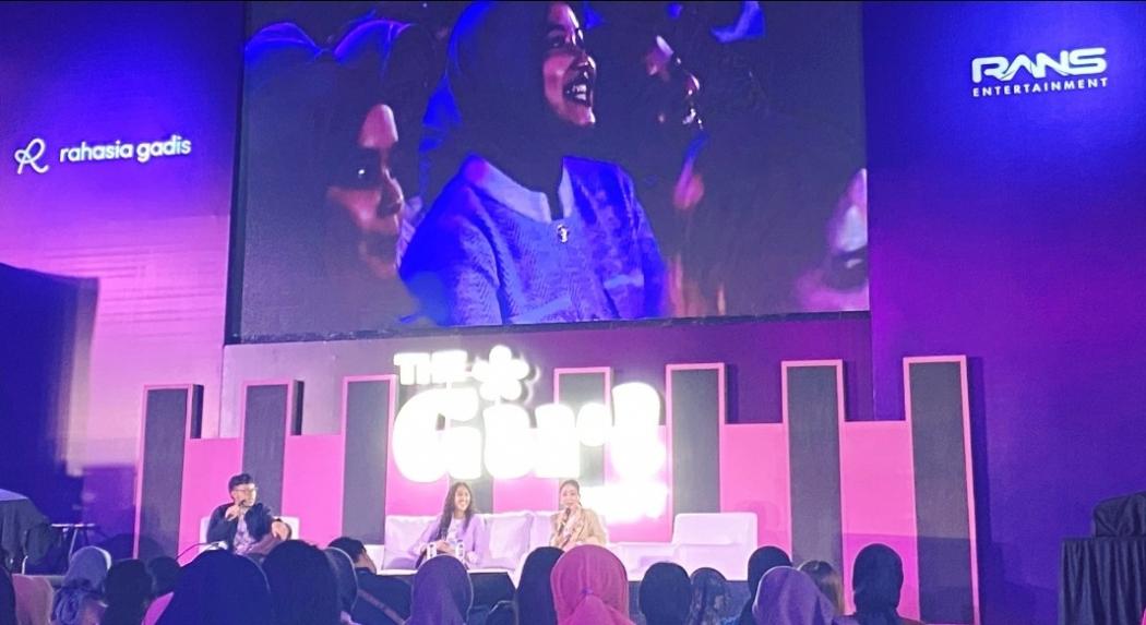 Pemeran Series Kartu Keluarga Bunga Zainal Berbagi Cerita Penuh Insipirasi di The Girl Fest 2024