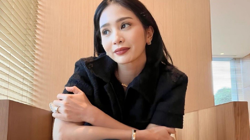 Bunga Zainal Senang Sekaligus Deg-degan Menjelang Penayangan Perdana Series Kartu Keluarga di Vision+