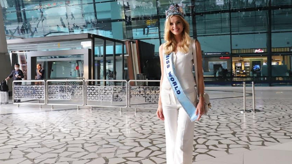 Miss World 2023 Krystyna Pyszkova Tiba di Indonesia: Saya Sangat Senang Datang Lagi