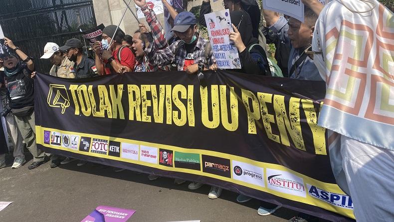 AJI: RUU Penyiaran Ingin Preteli Kebebasan Pers, Skenario Besar Lemahkan Demokrasi!