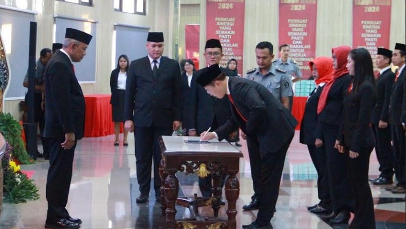 Ucap Sumpah, WNA Taiwan Chen Weimin Resmi Jadi WNI
