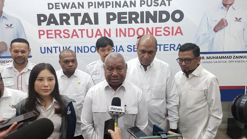 Didukung Partai Perindo, Dominggus Mandacan Janji Jaga Kerukunan di Papua Barat