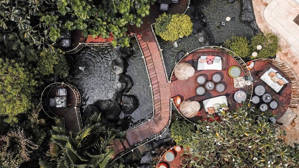 Wisata Kuliner di Tengah Kota Jakarta, Cicipi Menu Seafood hingga Wagyu yang Diasap 16 Jam