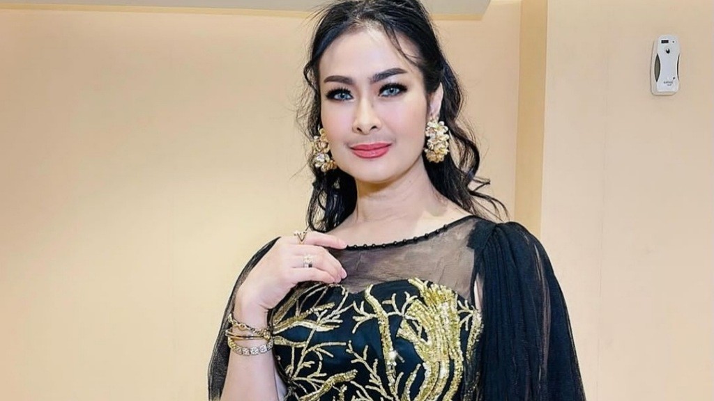 Rumah Tangga Nadya Mustika Diisukan Retak, Iis Dahlia Sebut Nikah dan Hamilnya Terlalu Buru-Buru 