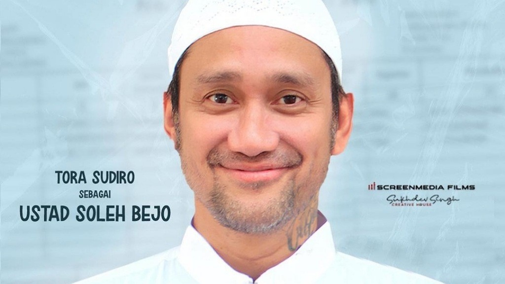 Perankan Karakter Ustadz di Kartu Keluarga, Tora Sudiro Cerita Kesulitan Cari Baju Koko