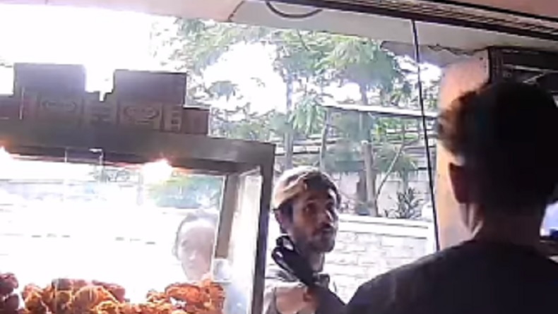 Viral 2 Pria Tukar Duit Receh dengan Uang Rp2,5 Juta di Jakbar, Ternyata Penipuan