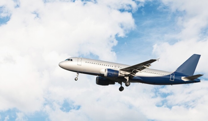 Luhut Dorong Maskapai Asing Beroperasi di RI, Pengamat Wanti-wanti Hal Ini