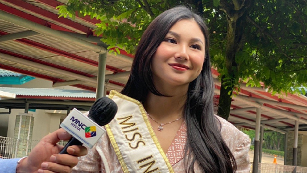 Potret Miss Indonesia 2022 Audrey Vanessa saat Peringati World Environment Day, Tampil Cantik dengan Eco Fashion
