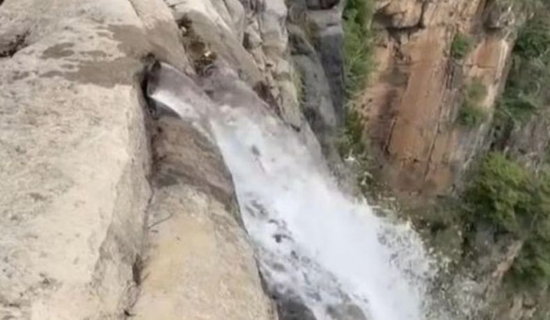 Viral, Air Terjun Indah di Geopark China Disebut Buatan Manusia