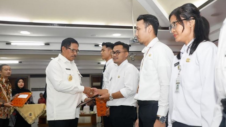 Nana Sudjana Lantik 2.293 ASN Pemprov Jateng, Terbanyak dari PPPK