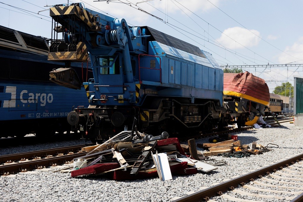 Kereta Api Penumpang Beradu Banteng dengan Kereta Kargo, 4 Orang Tewas 27 Luka-Luka