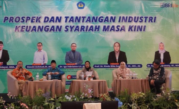 Begini Tantangan Industri Keuangan Syariah di RI