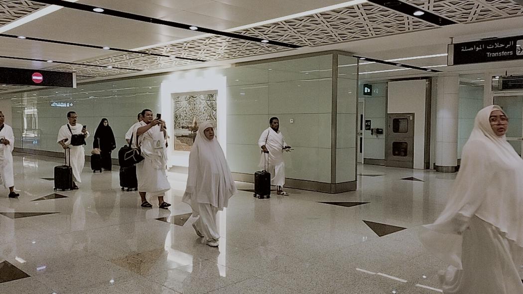 50 Jemaah Haji RI Undangan Raja Salman Tiba di Jeddah, Langsung Lanjut Umrah Qudum  