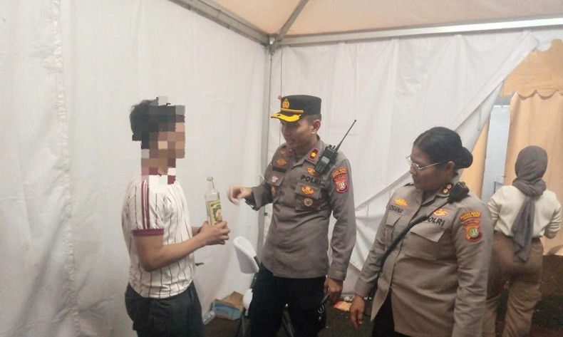 Bawa Flare hingga Miras, 3 Penonton Timnas Indonesia Diamankan Polisi di Stadion GBK