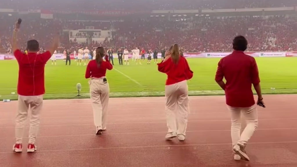 Heboh, Anang Hermansyah Dihujat karena Bernyanyi usai Laga Indonesia vs Filipina, Netizen: Merusak Momen!