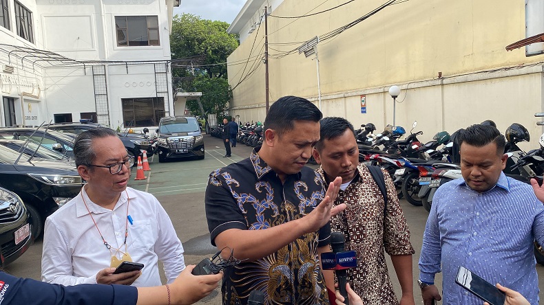 Tim Hasto Sambangi Komnas HAM, Audiensi soal Penyitaan HP oleh Penyidik KPK