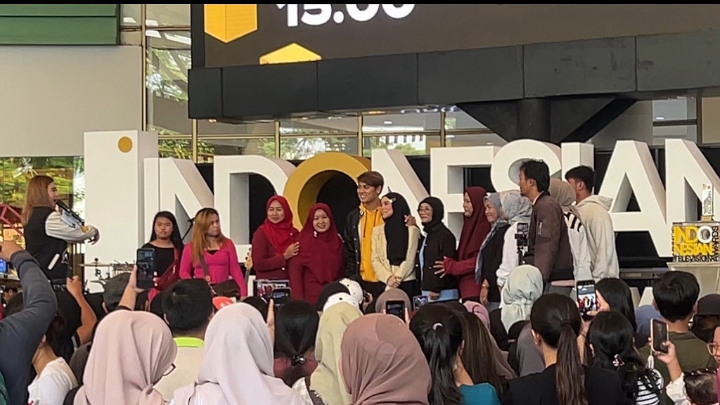 Lesti Kejora dan Rizky Billar Beri Kejutan kepada Fans saat Meet and Greet RCTI