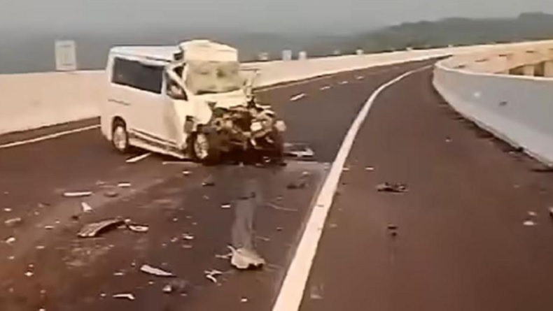 Daihatsu Luxio dan Truk Kecelakaan di Tol Cisumdawu, 2 Warga Kabupaten Bandung Tewas