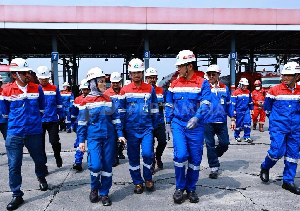 Potret Komut Baru Pertamina Simon Aloysius Mantiri Turun ke Lapangan Cek Pasokan Energi 