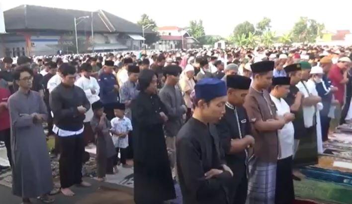 Bacaan Takbir 7 Kali Sholat Idul Fitri, Lengkap dengan Tata Caranya