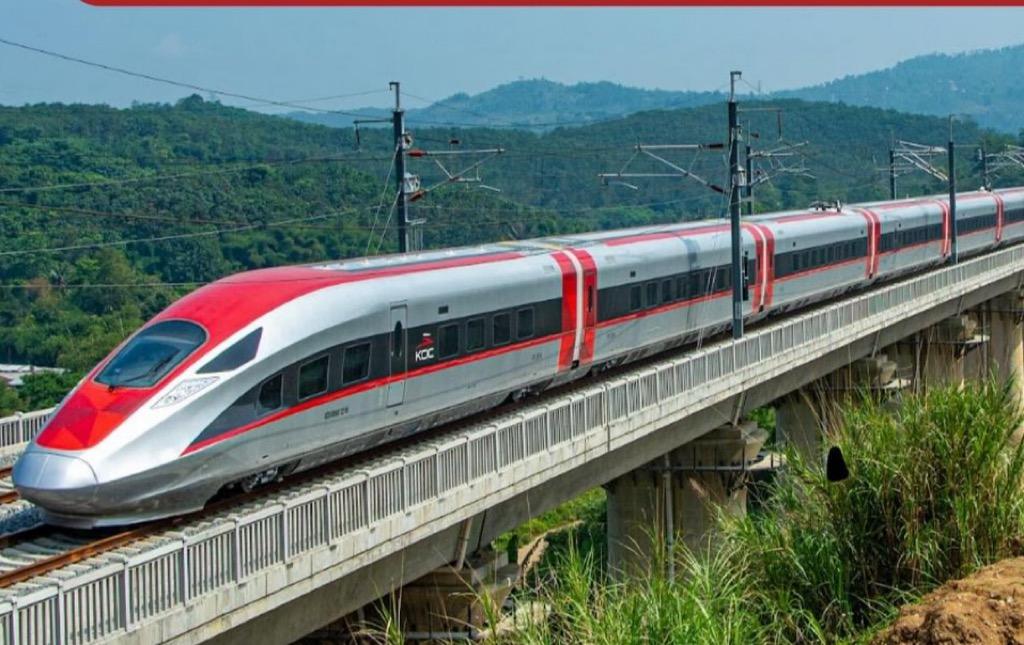 Pengumuman! Kereta Cepat Whoosh Beri Diskon 20 Persen Nih