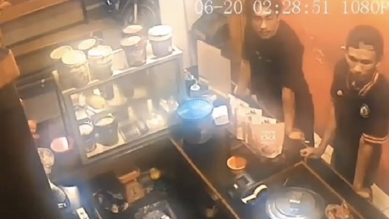 2 Pria Mabuk Palak Warkop Rp1 Juta di Mampang Jaksel, Ini Tampangnya