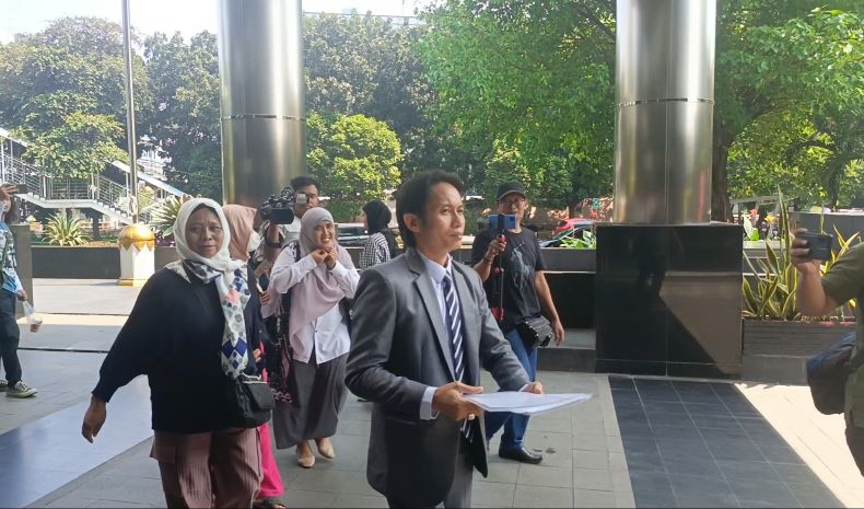 Ibu Pegi Setiawan Didampingi Pengacara Datangi KPK