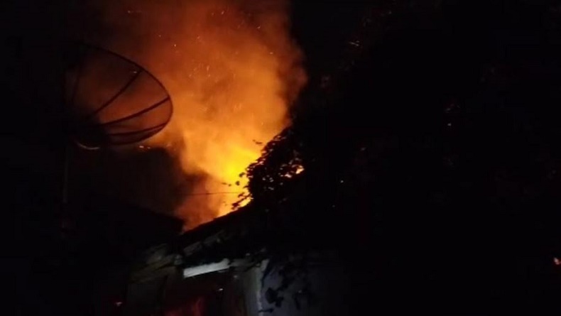 Kebakaran Rumah di Kabandungan Sukabumi, Kobaran Api Muncul saat Penghuni Tidur