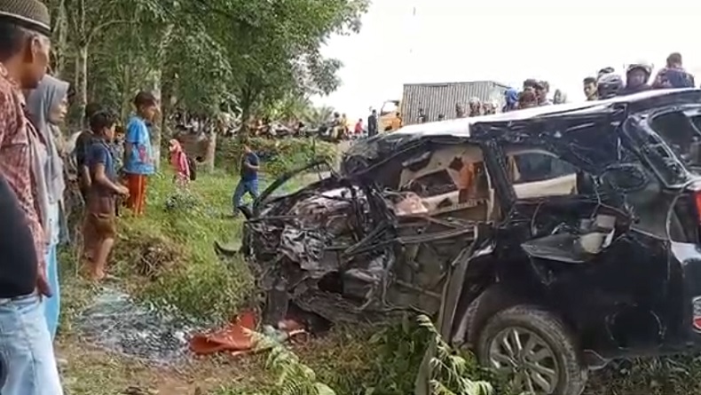 Kronologi Honda Mobilio Ditabrak KA di Kisaran, Sopir Ngobrol Tak Dengar Klakson dan Teriakan Warga