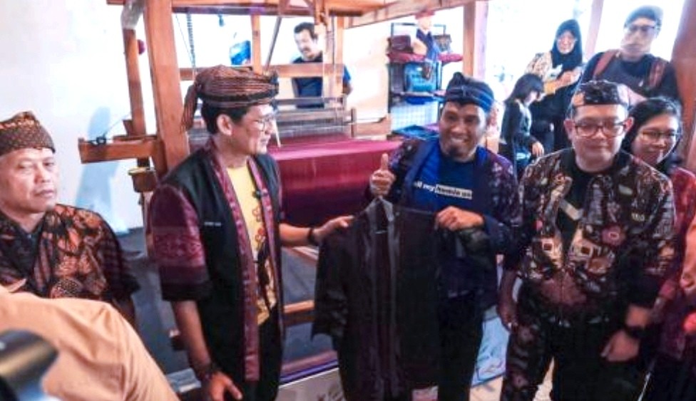 Menparekaraf Sandiaga Uno Apresiasi East Java Fashion Harmony Kembali Masuk Dalam Deretan 110 KEN