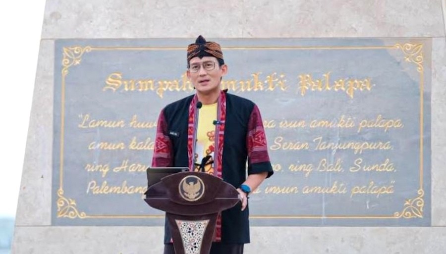 Sandiaga Uno Puji KEN: East Java Fashion Harmony 2024 Digelar di Pantai Midodaren Super Keren