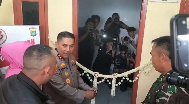 Kapolda Metro Jaya Bedah Rumah di Depok jelang HUT ke-78 Bhayangkara