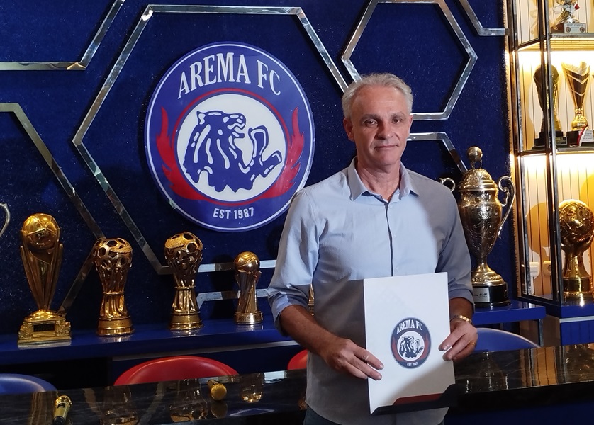 Ini Alasan Arema FC Rekrut Pelatih Brasil Joel Cornelli untuk Liga 1 2024-2025