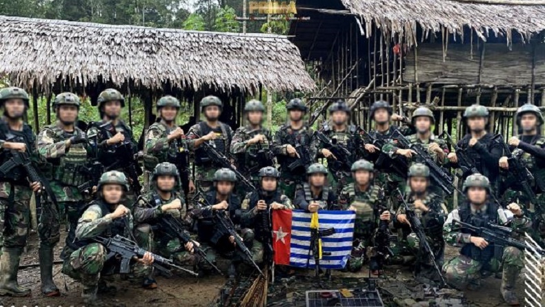 TNI Sergap Markas OPM di Maybrat, 1 Orang Ditembak Dibawa Lari Rekannya ke Hutan