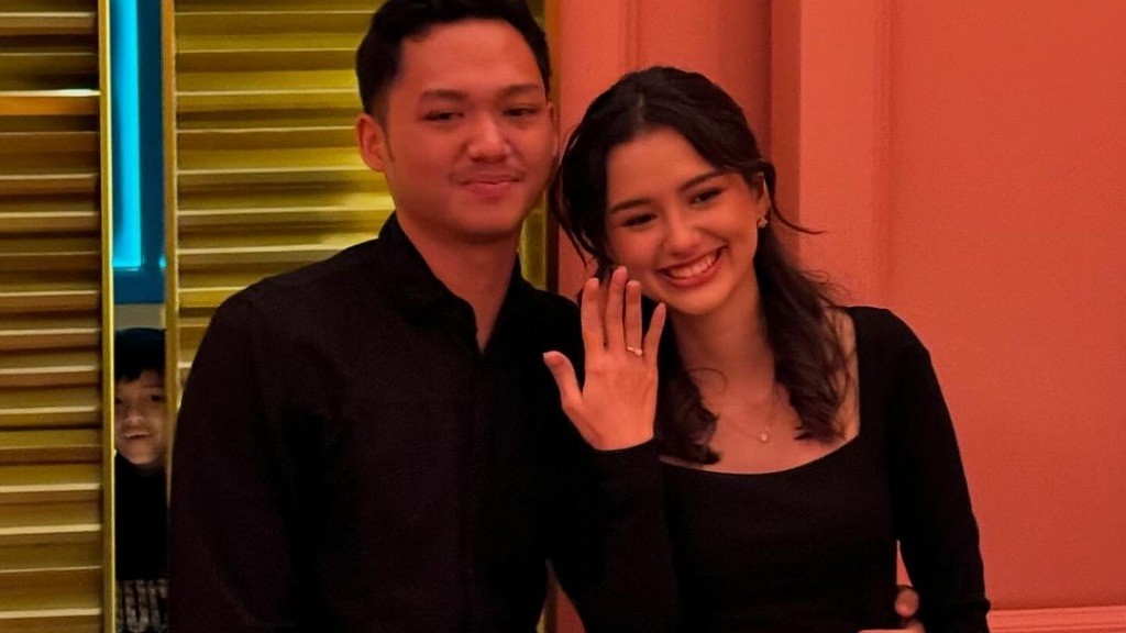 Selamat! Azriel Hermansyah Lamar Sarah Menzel, Disaksikan Keluarga Besar