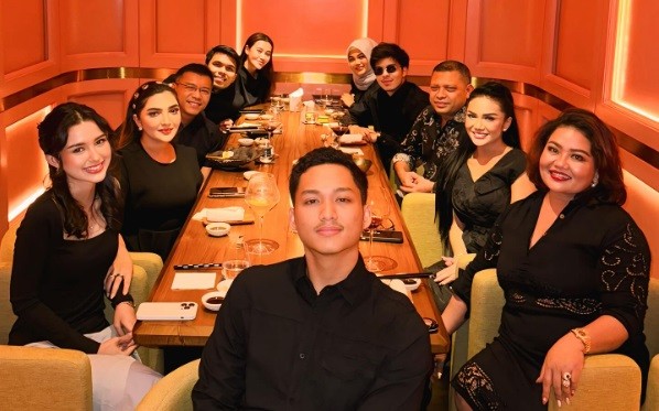 Azriel Hermansyah Lamar Sarah Menzel di Depan Keluarga, Ashanty: We Love U