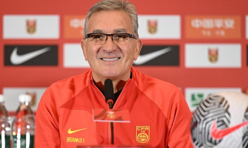 Pelatih China Sanjung Kluivert, tapi Ancam Bikin Timnas Indonesia Menangis di Kandang