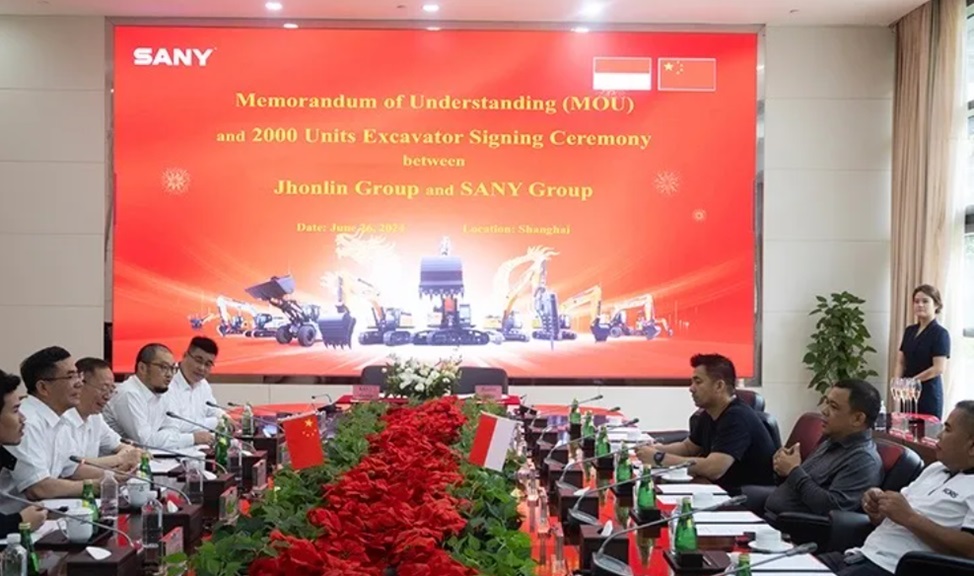 Mantap, Haji Isam Borong 2.000 Ekskavator dari China untuk Pertanian