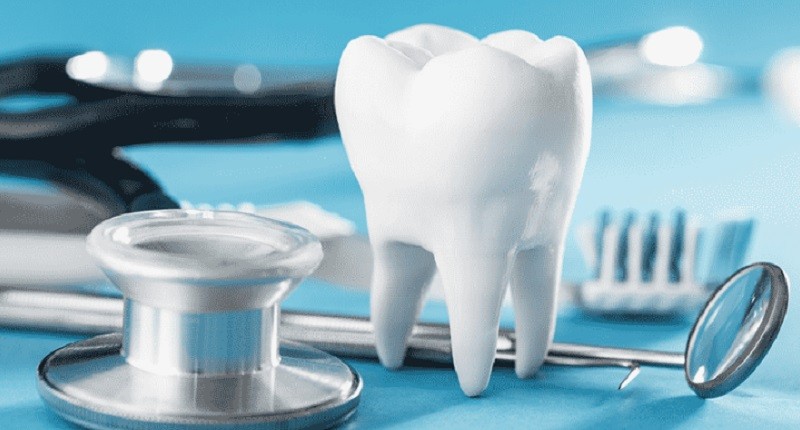 Pentingnya Penggunaan Retainer Pascaperawatan Behel