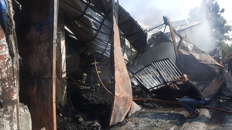 Identitas Korban Kebakaran Gudang Perabotan di Bekasi, Suami-Istri hingga Keponakan