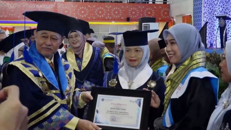 Kisah Inspiratif Ainun Zahra, Wisudawan Terbaik FKIK Unismuh Makassar Raih IPK 3,93