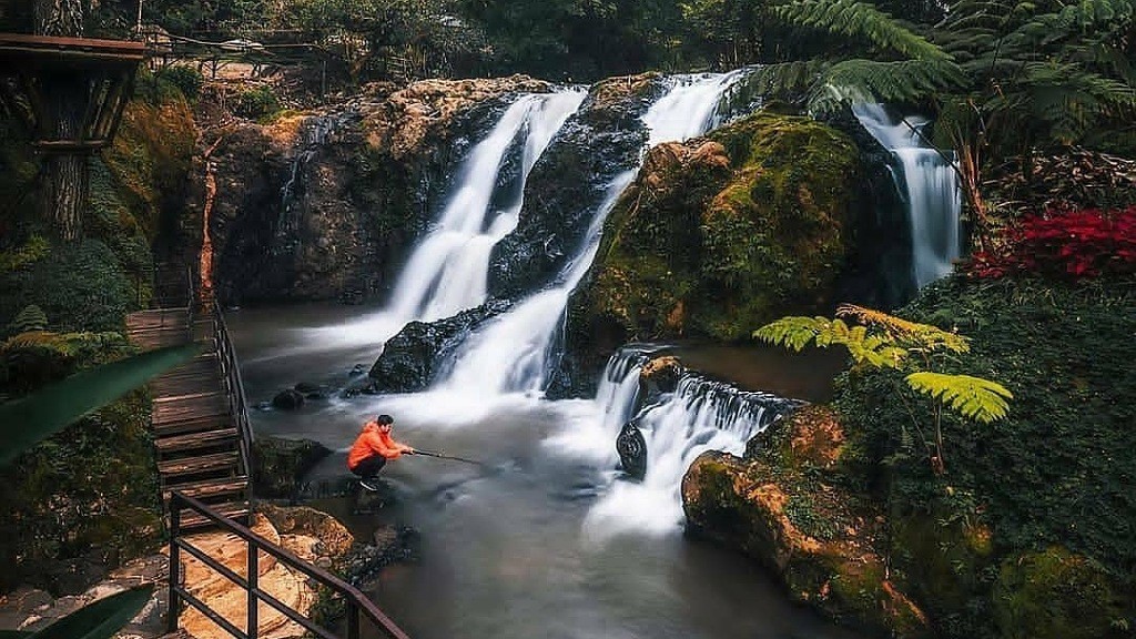 5 Sungai Cantik di Bandung Punya Pemandangan Menakjubkan, Suasananya Alami dan Sejuk!