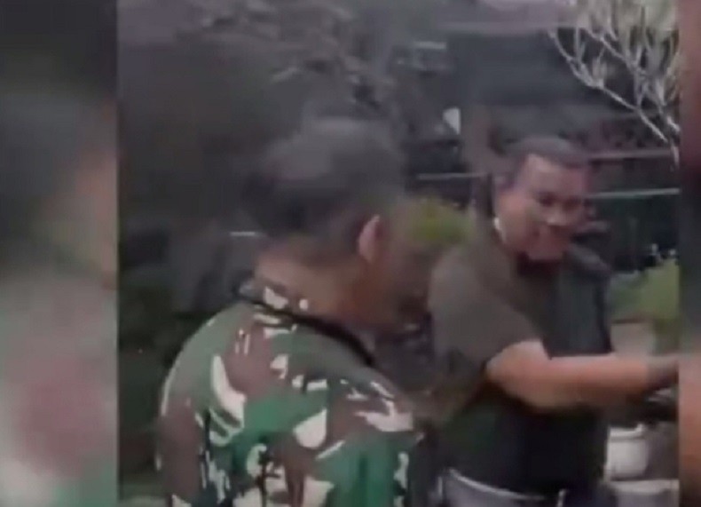 Viral Aksi Heroik Babinsa Usir Debt Collector Resahkan Warga Tanah Baru Depok