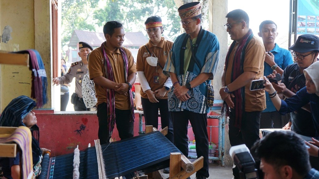 Sandiaga Uno Dukung Pelaku Ekonomi Kreatif Tapanuli Utara Berinovasi Ciptakan Lapangan Kerja 